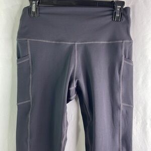 Sunzel gray leggings with hip pockets.